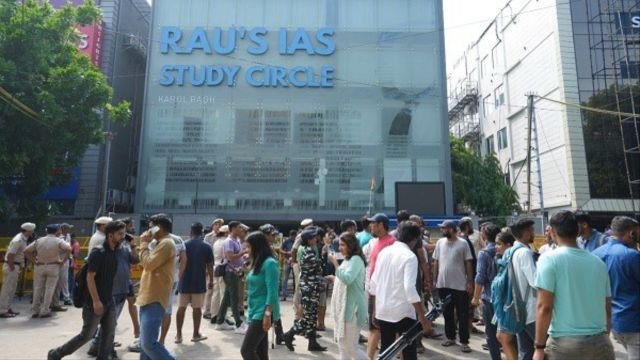 Rau's IAS Coaching Center's Fees